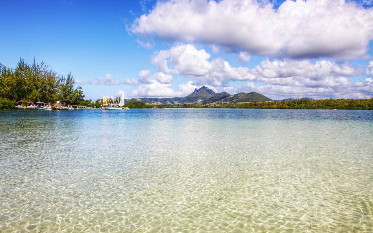 Ile aux Cerfs Beach - Mauritius